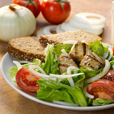 Vidalia Onion and Tomato Salad with Grilled Tuna